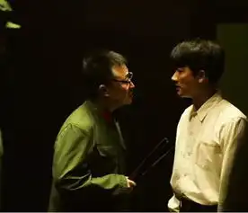 芳华里三句台词拉动故事线,站在黄轩反面的他是冯小刚最早定下的演员
