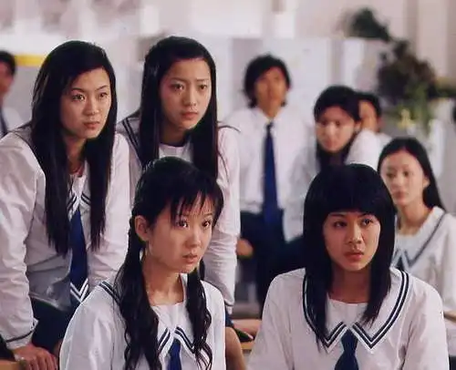 读图匆匆那年,我们追过的超龄学生妹
