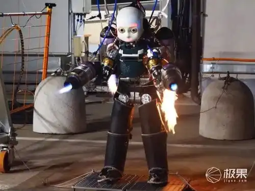 人造钢铁侠诞生喷射动力飞行,自带听觉和触觉
