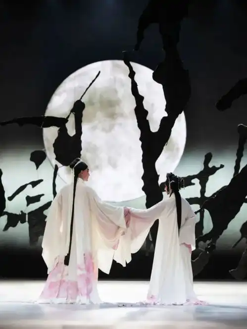 新春戏韵当红cp联袂演绎昆曲中的科幻大片