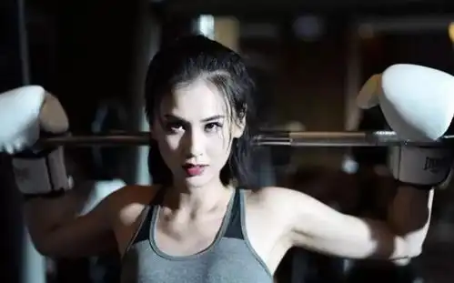 七仙女黄圣依瘦身成功,一月瘦20斤身材纤细,不像是俩娃的妈