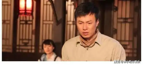 因金粉世家走红的朱铁,与老师一见钟情,相爱12年成人生赢家
