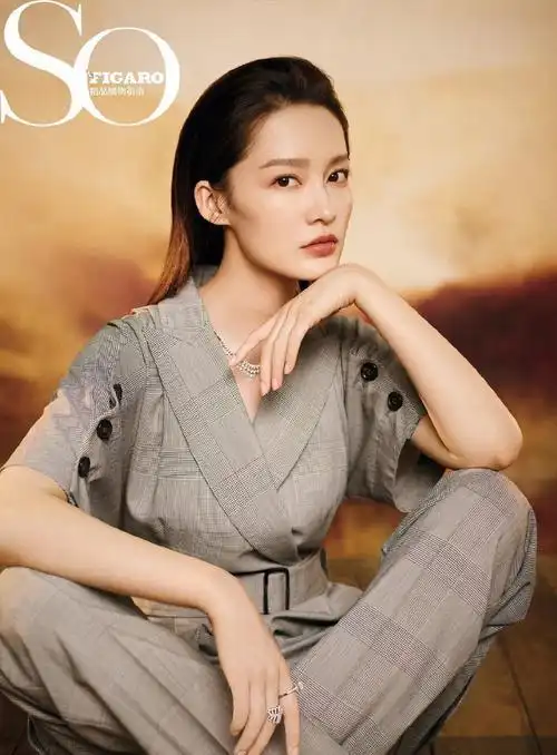 黄景瑜李沁合体拍怦然心动大片粉丝情侣装太好磕了
