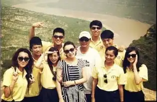 网曝北影学霸校花李依伊素颜照
