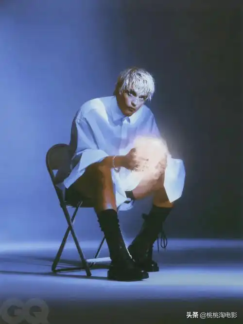 组图罗伯特帕丁森挑战小丑造型,艳丽迷幻邪恶疯狂