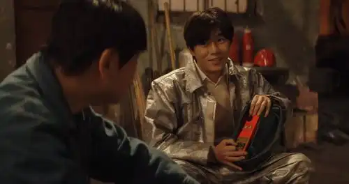 漫长的季节黄丽茹或和徐姐演戏,和厂长偷情的人有可能是黄丽茹
