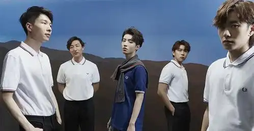 值得称赞为了让乐队被熟知,王俊凯拍杂志不忘带上乐手们