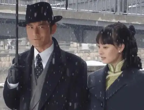 周润发上海滩被翻拍了3版,能跳出周润发影子的,只有1版
