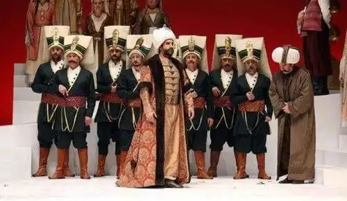 土耳其经济高于安徽省,全国8310万人,普通人一月工资多少钱
