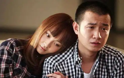 马伊琍新恋情疑似曝光,摸头杀捏脸宠,文章成为过去式
