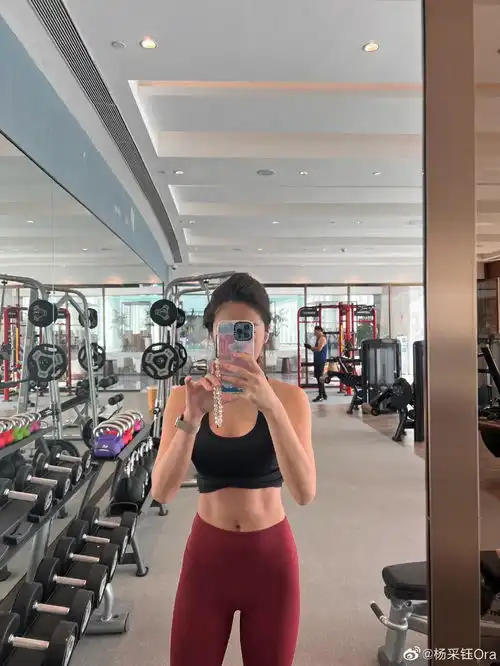 12位梨涡美人,娇俏中透着灵动,个个甜到心坎儿八
