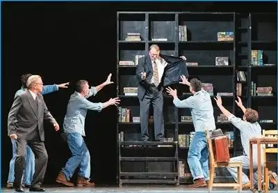 中文版话剧肖申克的救赎巡演全洋班全中文,这部外国戏火了
