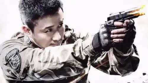 滥用明星剧照当代言,吴京被营业广告台词露骨,维权获赔
