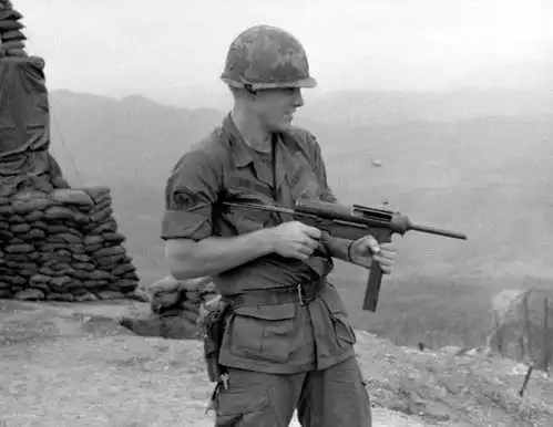 价格便宜,却没成功替换汤姆逊冲锋枪二战神枪m3至今仍在服役
