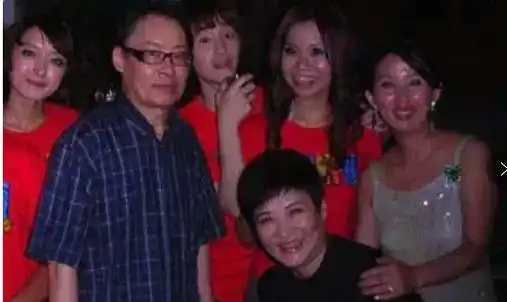 一生编曲2216首,因为他,黄磊不再唱歌
