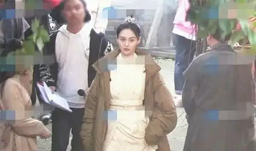新倩女幽魂最新路透照,郑爽女扮男装英气十足
