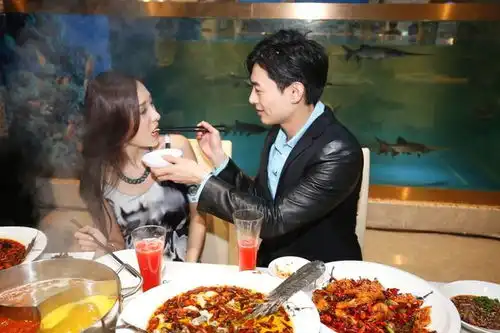 你们在男朋友面前做过最玩火的事情是什么