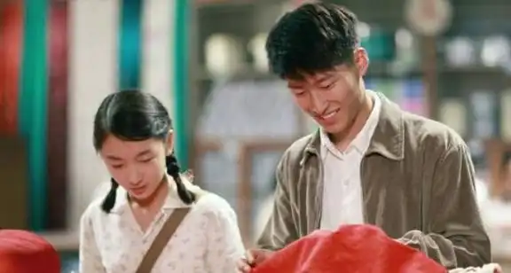 山楂树之恋爱与命运的跨越,看窦骁与周冬雨如何演绎