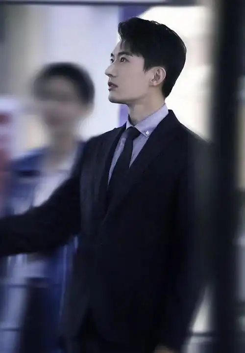 有张贵气脸的男明星,我只服这3位气质根本演不了穷人
