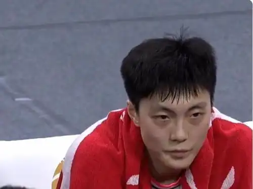 徐中锋上线,徐杰变奇兵,杜锋两次点赞,挨训的胡明轩该好好学学