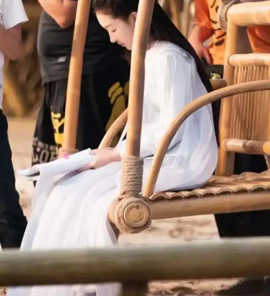 周冬雨终于拍电视剧古装扮相太美,生图却像路人甲没有女主脸