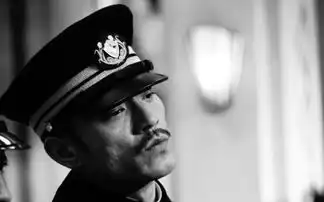 李光洁和平饭店剧照曝光执着警佐眼神藏事
