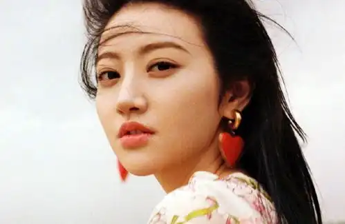 荧屏玉女景甜豪横上位史,和她背后隐藏的神秘大佬