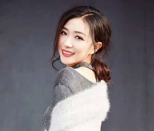 乘风破浪的姐姐们已热火朝天,万茜还在风轻云淡
