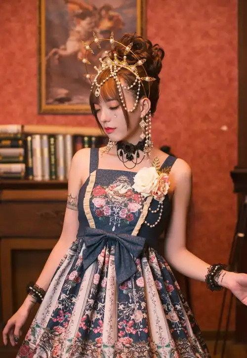 画框里的lolita女王,华贵典雅与可爱娇俏并存,美如维纳斯
