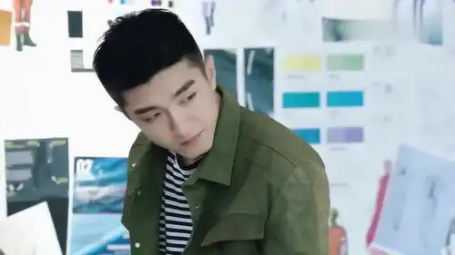 倾城时光助理正挖总裁的料,结果他在后面,好尴尬
