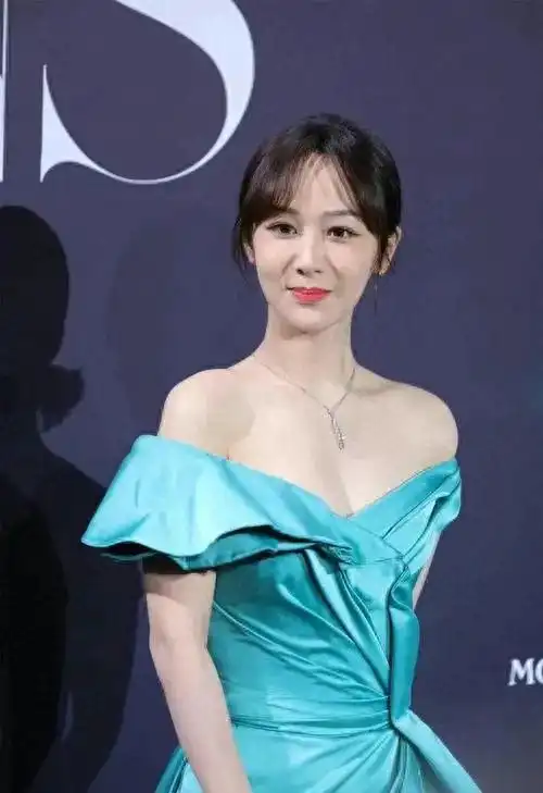 从杨紫身上,看到了娱乐圈水多深最近大变,娱乐圈沸腾了
