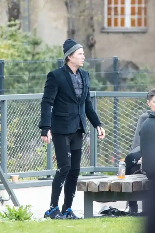 黑客帝国4基努大胡子没了