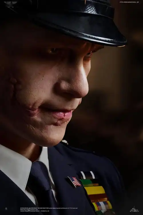 皇后工作室希斯莱杰警装小丑11胸像售价2.48万元