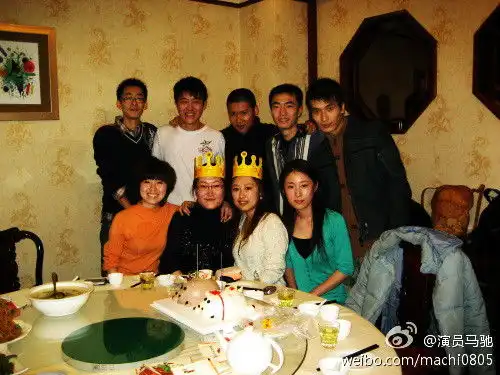 风筝马小五生活照阳光帅气大学与佟丽娅同班两人拍照搞怪