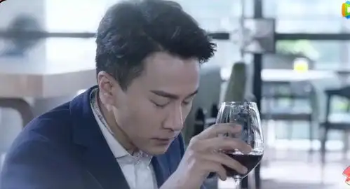 倾城时光林浅被人调戏,厉致诚救下林浅以后,都由我送你回家
