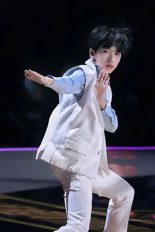时代少年团快手一千零一夜姐姐真漂亮饭拍壁纸合集
