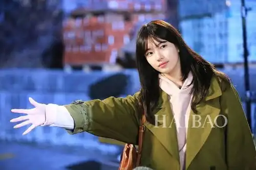 唐嫣宋茜都剪了新刘海女星有无刘海竟差这么大
