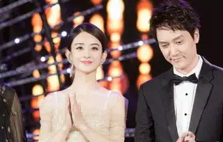 赵丽颖晒儿子正面照,母子一个模子刻出来,网友女版赵丽颖
