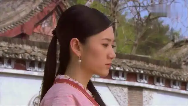 天师钟馗姑娘一觉醒来,发现身旁躺了条美人鱼,尾巴发金光