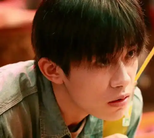 送你一朵小红花预告曝光,易烊千玺演技惹人落泪,代表作预订
