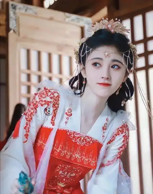 爆料张艺兴,罗云熙,李一桐,任嘉伦,赵丽颖,鞠婧祎,马思纯网易订阅