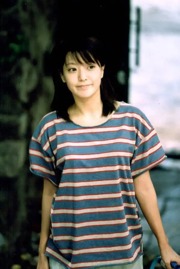 金喜善9岁女儿变美了曾被质疑整容的她41岁没有脸僵
