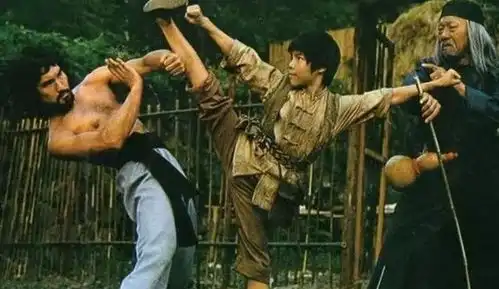 完全没有武术功底,却演了一生的武侠片,连周星驰都给他跑过龙套