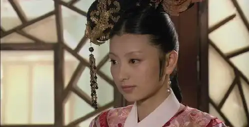 甄嬛传10年了,我才明白各宫娘娘斗不过嬛嬛的原因,是它
