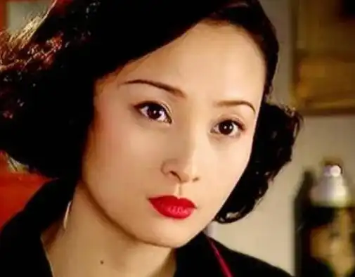 蒋勤勤还珠三半生缘角色美丽惊艳,嫁丑男陈建斌生二子后又复出
