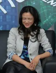 张学友小鸟依人造型曝光黏汤唯撒娇
