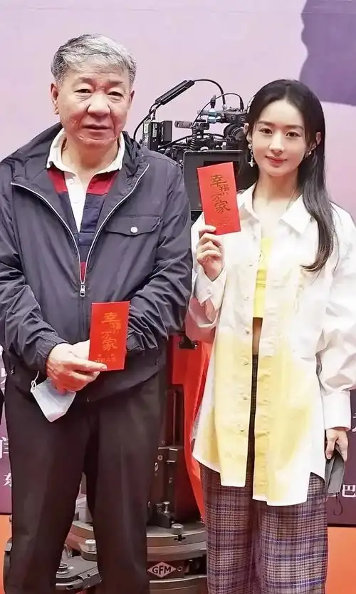 赵丽颖转型之作幸福到万家,郑晓龙评价赵丽颖很适合
