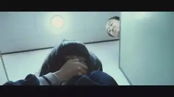 在公共场合,男子居然对女子做出这种事猥琐男人的几种表现
