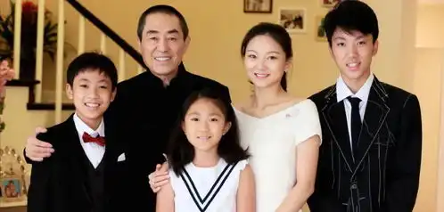 陈婷长相普通却嫁给导演张艺谋,子女可继承亿万家产赢在起跑线