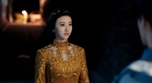 景甜成新晋旗袍女神10集换了18套旗袍,大秀身材却被嘲胖